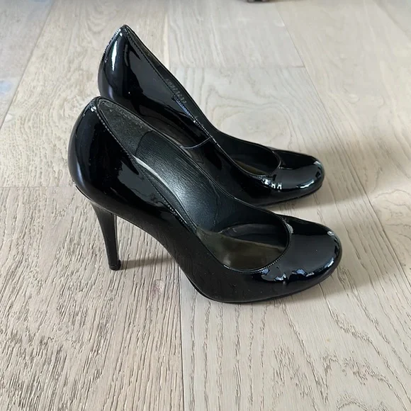 Stuart Weitzman Dolly - Picture 5 of 8